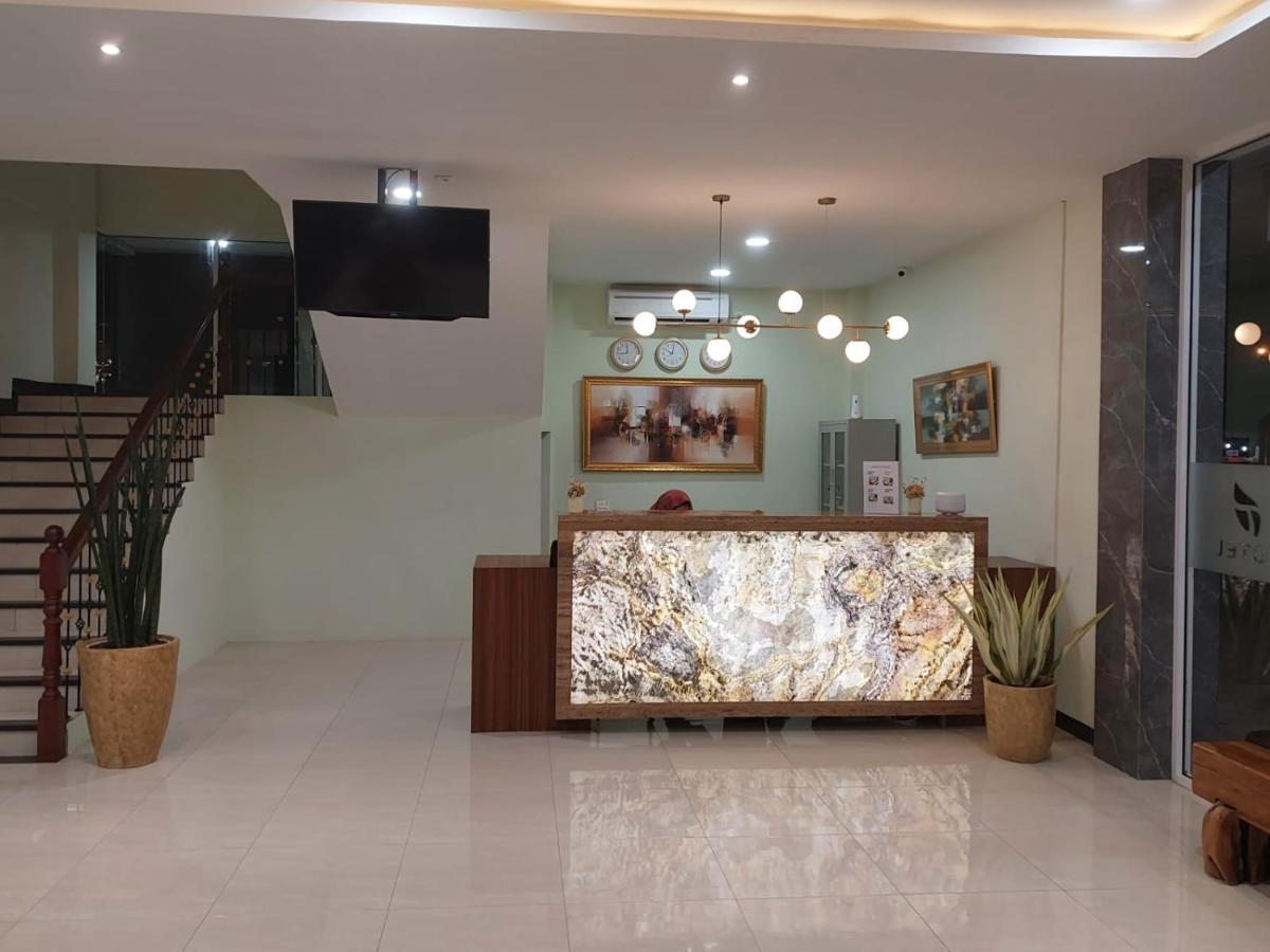 T Hotel Kualanamu Lubukpakam Εξωτερικό φωτογραφία